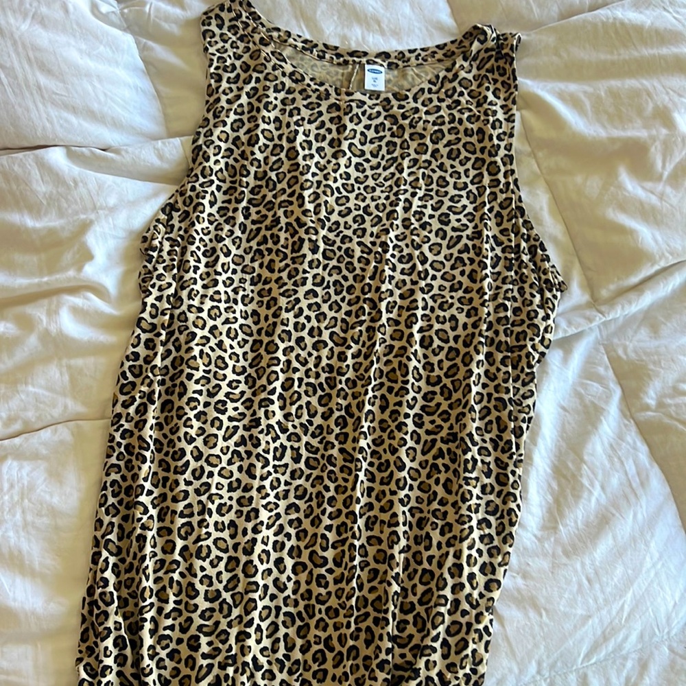 Women’s Old Navy leopard print tank top XL